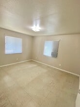 117 Asti St in Delano, CA - Building Photo - Building Photo
