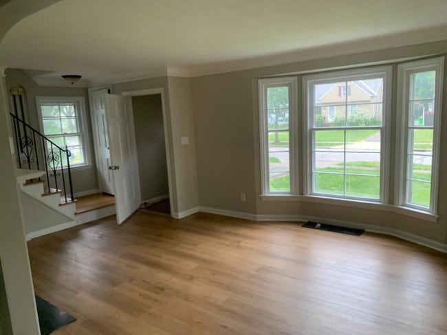 1089 Winston Rd in South Euclid, OH - Foto de edificio - Building Photo