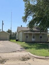 1209 8th St in Great Bend, KS - Building Photo - Building Photo