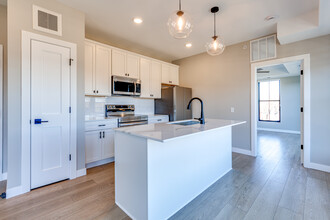 Fuller Park Flats in Minneapolis, MN - Building Photo - Interior Photo