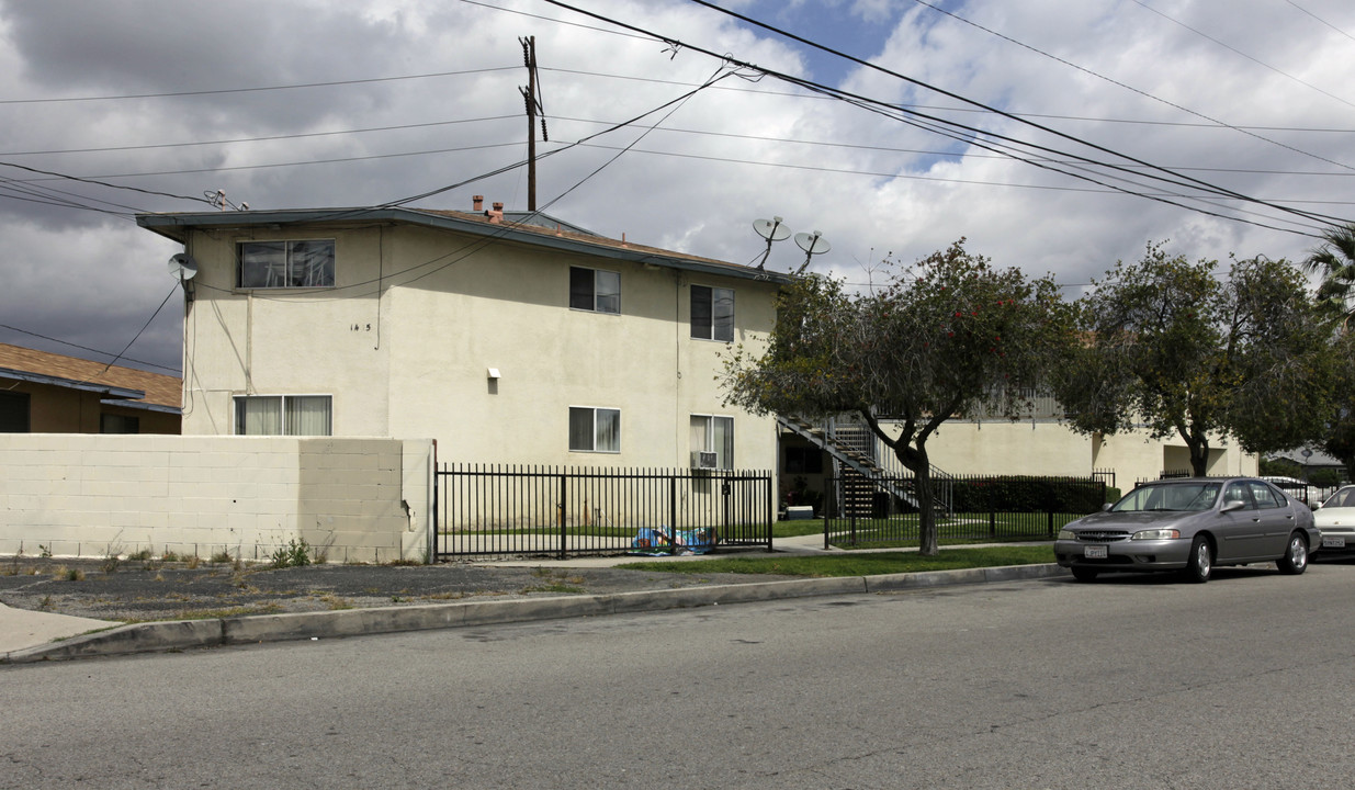 1455 Veterans Way in Colton, CA - Foto de edificio