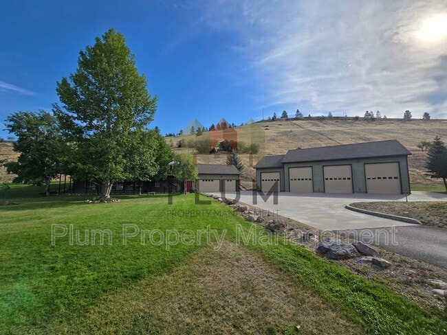 15660 Sara Jo Ln in Frenchtown, MT - Building Photo - Building Photo