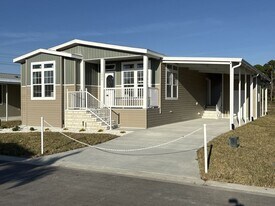 1006 Morgan Jones Dr in Ft. Myers, FL - Building Photo