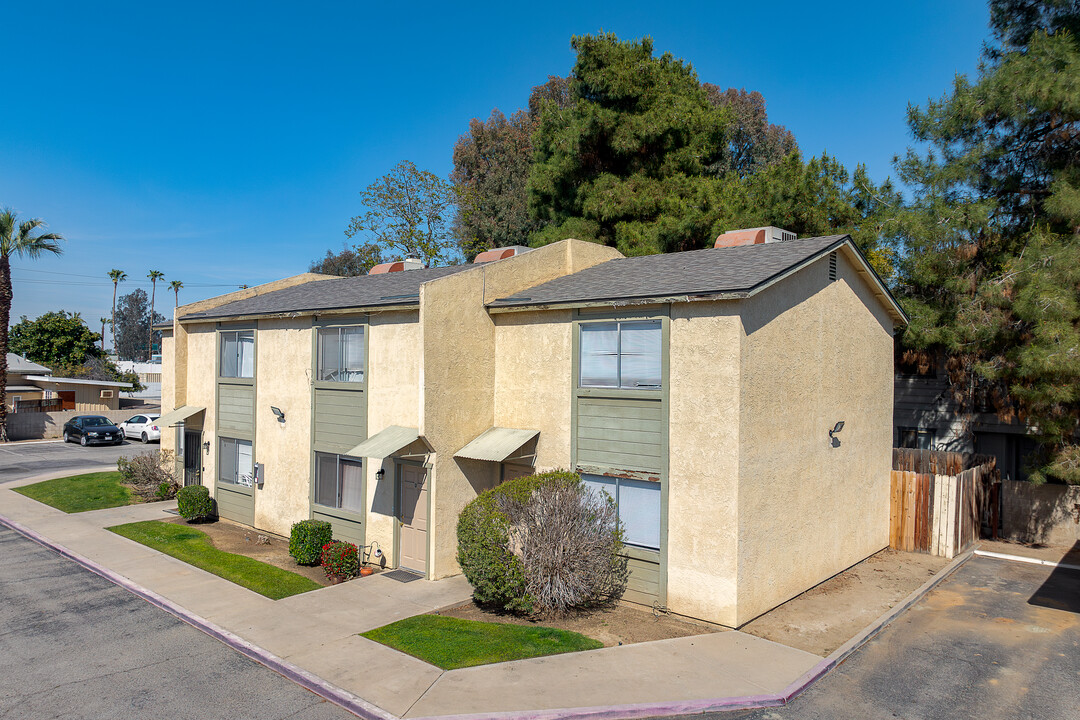 3321 Chester Ln in Bakersfield, CA - Foto de edificio