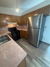 5436 S Stoneborough Ct in Wichita, KS - Building Photo - Building Photo