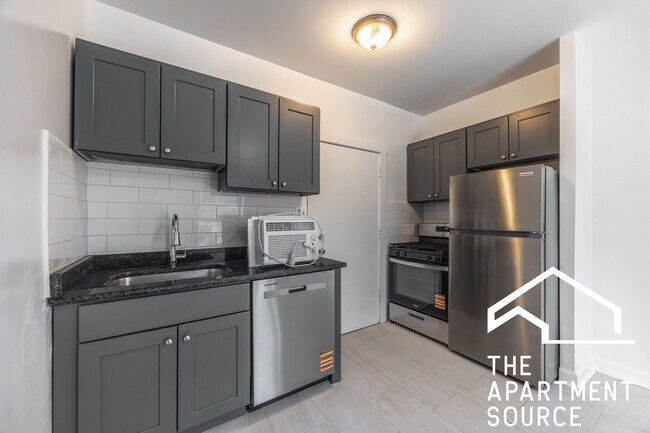 1319.5 W Estes Ave in Chicago, IL - Building Photo - Building Photo