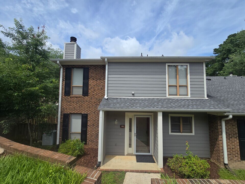 151 Clancy Cir in Cary, NC - Building Photo