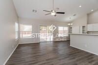 1782 E Erie St in Chandler, AZ - Building Photo - Building Photo