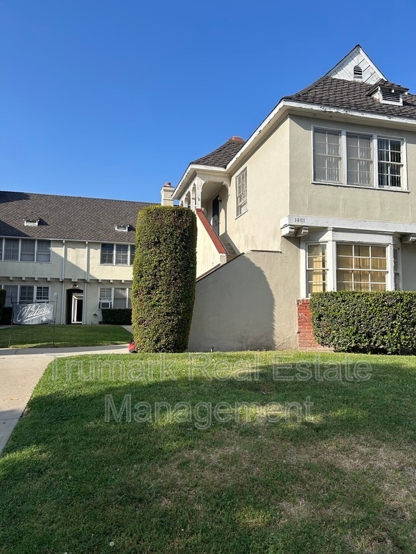 property at 1451 E Broadway