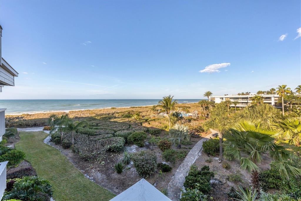 5757 Gulf of Mexico Dr in Longboat Key, FL - Building Photo