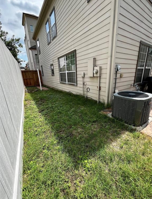 2710 Sherwin St in Houston, TX - Building Photo - Building Photo