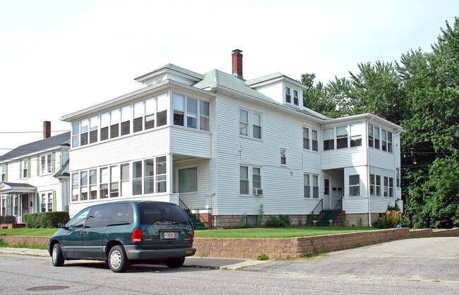 101 Brook St in Sanford, ME - Foto de edificio - Building Photo