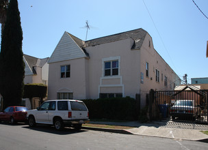 421-427 N Ardmore Ave in Los Angeles, CA - Building Photo - Building Photo