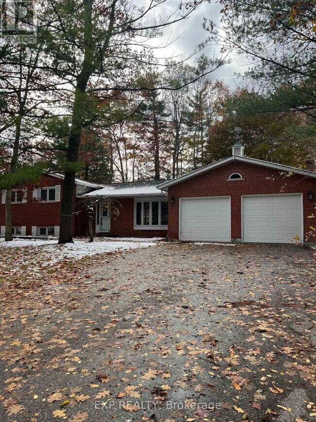 224 Park Ave in East Gwillimbury, ON - Building Photo - Building Photo