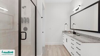 650 E Sycamore St in Denton, TX - Building Photo