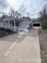 19 Lillian Dr in St. Charles, MO - Building Photo - Building Photo