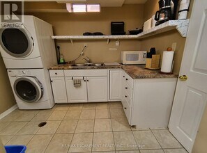 45 Pirie Dr in Hamilton, ON - Building Photo - Building Photo