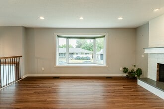 15933 SE Mill St in Portland, OR - Building Photo - Building Photo
