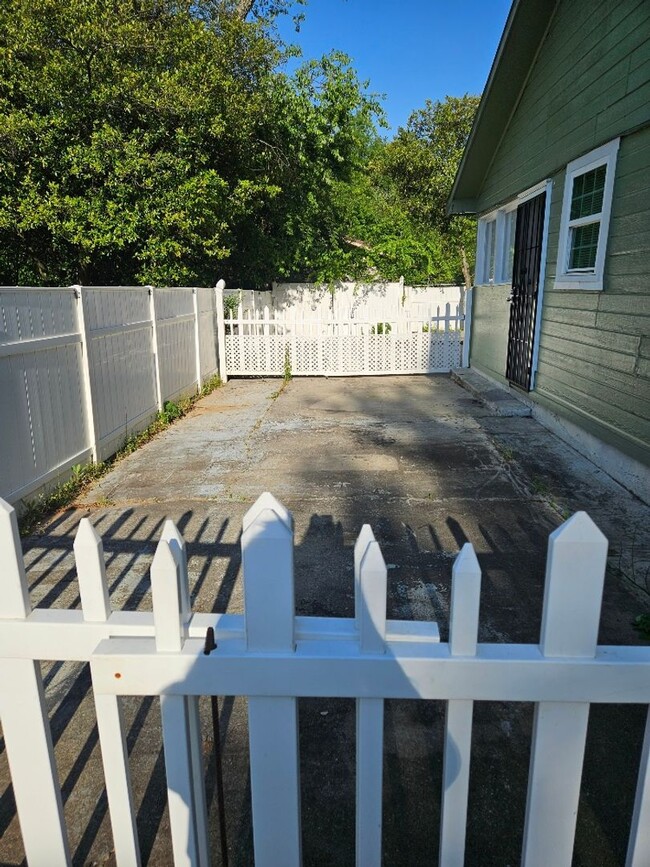 638 Maplewood Dr in Bonaire, GA - Building Photo - Building Photo