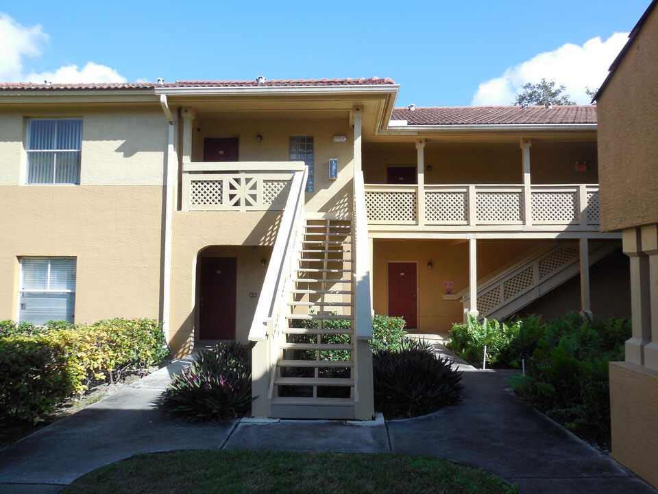 4751 Via Palm Lakes in West Palm Beach, FL - Building Photo