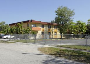 12133 NE 5th Ave in North Miami, FL - Foto de edificio - Building Photo