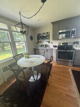 142 Tanner Marsh Rd in Guilford, CT - Building Photo - Building Photo
