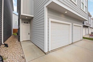 4938 Paradigm Ln in Spring, TX - Building Photo