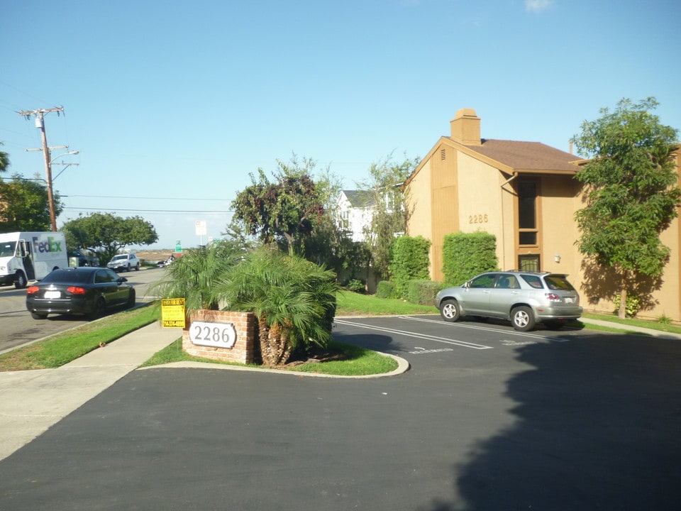 2286 Pacific Ave, Unit M in Costa Mesa, CA - Building Photo