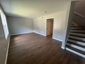 441 30th Pl-Unit -B in Tuscaloosa, AL - Building Photo - Building Photo