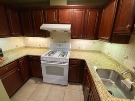 1943 US-22, Unit 2 in Scotch Plains, NJ - Building Photo