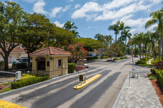 Mariner Village Garden Condo in Miami, FL - Building Photo - Building Photo