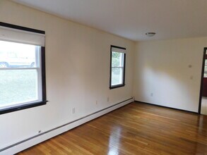 21 Drummers Ln in Bethel, CT - Building Photo - Building Photo
