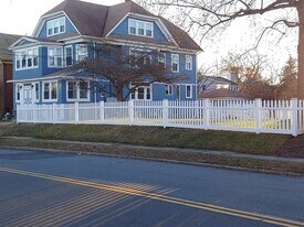 675 Courtland Ave, Unit 675 Courtland Ave in Bridgeport, CT - Building Photo