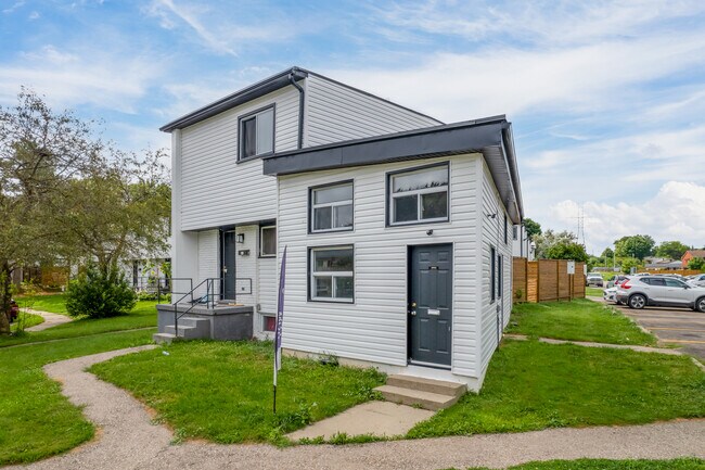 Sunnydale in Waterloo, ON - Building Photo - Building Photo