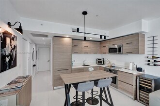 1300 S Miami Ave, Unit 4508 in Miami, FL - Building Photo - Building Photo