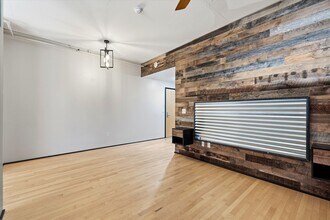 333 NW 9th Ave in Portland, OR - Foto de edificio - Building Photo