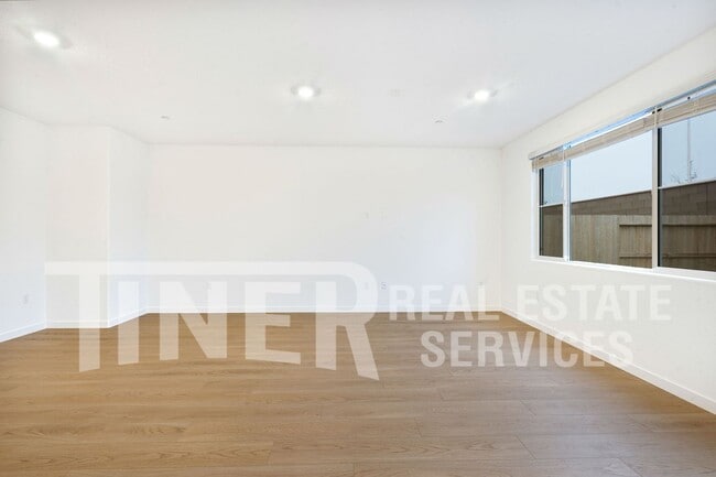 8540 Anker Wy in Elk Grove, CA - Building Photo - Building Photo