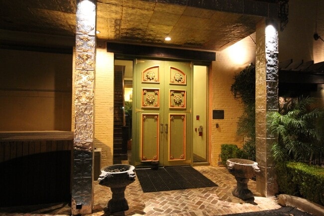 319 S Flores St in San Antonio, TX - Building Photo - Building Photo