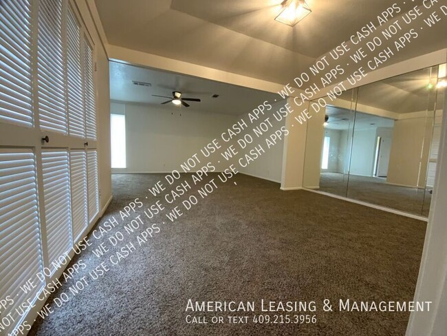 8601 Willow Bend Ct in Port Arthur, TX - Building Photo - Building Photo