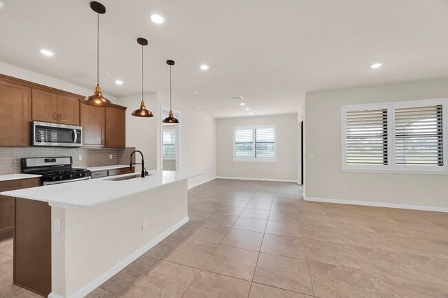 680 SE Villandry Way in Port St. Lucie, FL - Building Photo - Building Photo