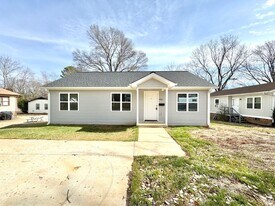 905 Dillard St in Greensboro, NC - Building Photo