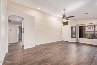 3913 E Tremaine Ave in Gilbert, AZ - Building Photo - Building Photo