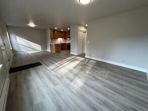 112 Elm St in Ridgefield, WA - Building Photo - Building Photo