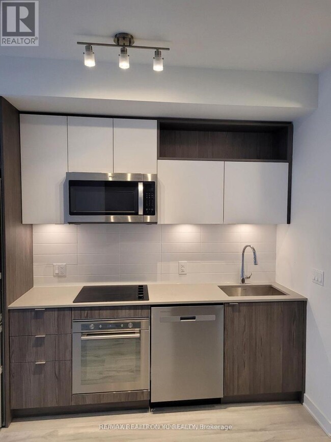 121-121 Lower Sherbourne St in Toronto, ON - Building Photo - Building Photo