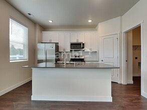 7714 Verona Lp SW in Olympia, WA - Foto de edificio - Building Photo