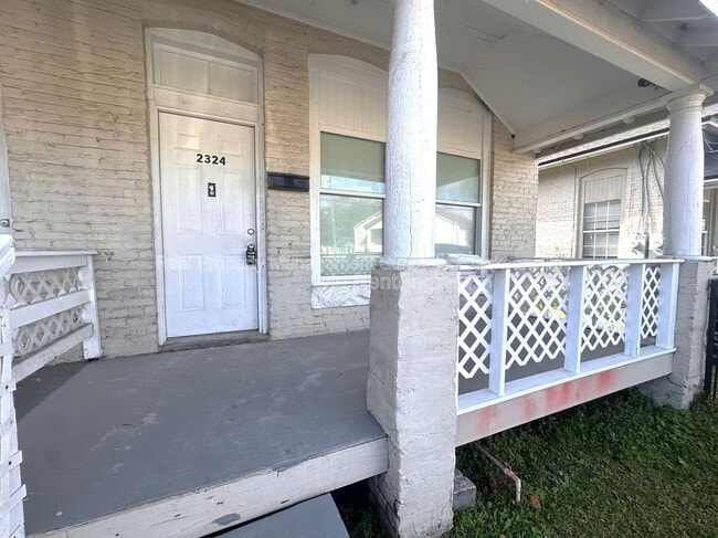 2324 Moncrief Rd in Jacksonville, FL - Building Photo - Building Photo