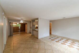 7839 Lemans Dr in Jacksonville, FL - Building Photo - Building Photo
