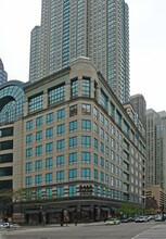 The Huron at 100 East in Chicago, IL - Building Photo - Building Photo