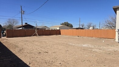 1011 N Carol Ave in Monahans, TX - Building Photo - Building Photo