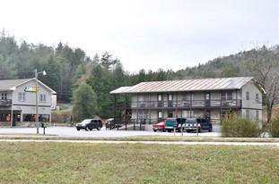 7027 Highway 441 N Apartments